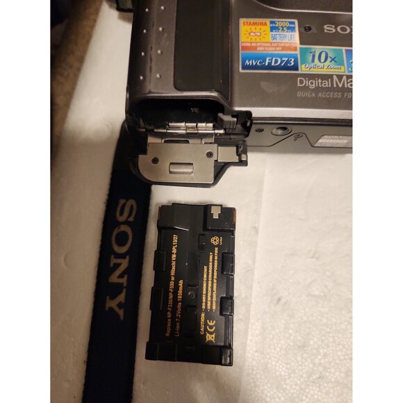 Sony MVC FD100 floppy disk 3.5" Digital LCD screen Mavica zoom Camera - Picture 9 of 9